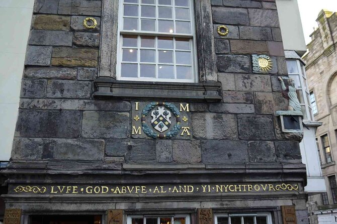 Highlights from the Royal Mile: A Self-Guided Audio Tour - Old Tolbooth Wynd, St Giles Cathedral, and the beating heart of the area