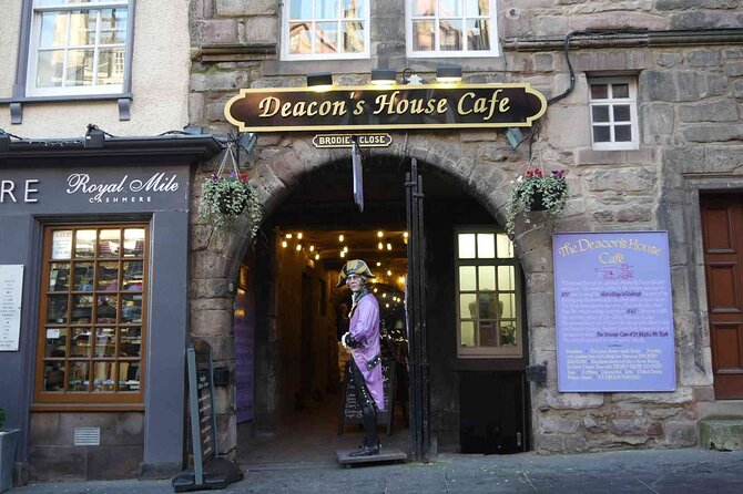 Highlights from the Royal Mile: A Self-Guided Audio Tour - Tron Kirk, religious reformers, and Mary Queen of Scots