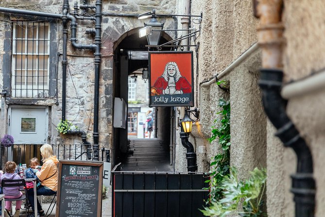 Highlights & Hidden Gems With Locals: Best of Edinburgh Private Tour - Bonus stops your guide may add in quieter streets