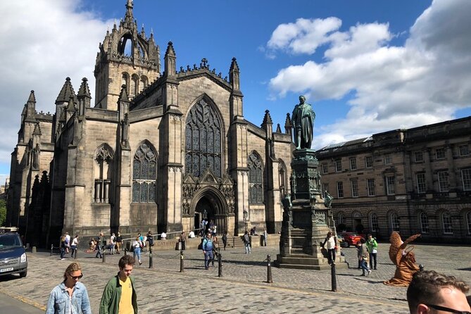 Historic Edinburgh and Rosslyn Chapel Full-Day Private Tour in a Premium Minivan - Price and value: is $343.27 per person worth it?