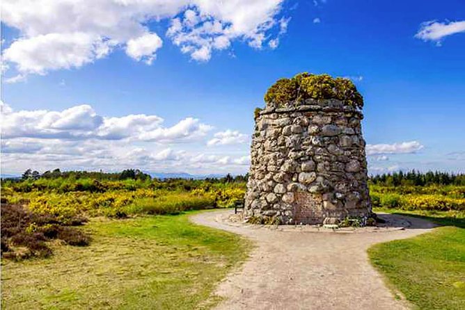 INVERGORDON PORT Tour of Culloden, Cairns & Cawdor Castle - Clava Cairns: Quick, Free, and About Respect