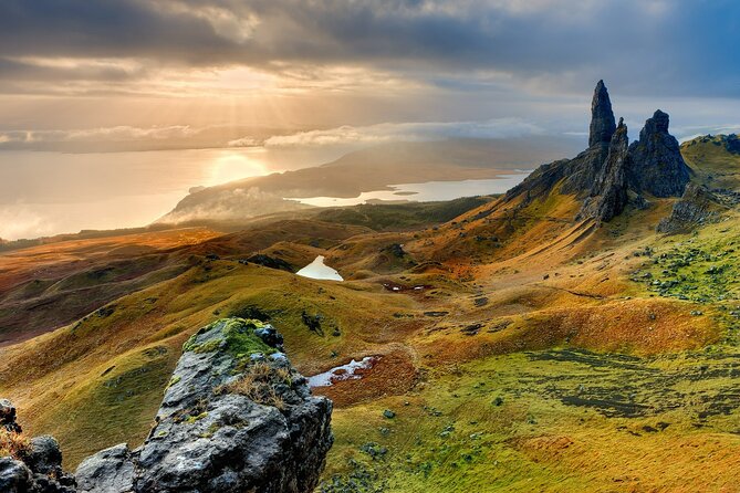 Inverness: 2-Day Isle of Skye, The Fairy Pools & Highland Castles - Day 1 Stops: Loch Carron View Point, Dunvegan Castle, and the Skye Big-Views Circuit