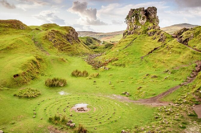 Isle of Skye, Loch Ness & Highlands: 3-Day Private Luxury Tour - Day 2: Old Man of Storr, Quiraing, Dunvegan Castle, and Neist Point’s cliff drama