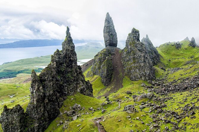 Isle of Skye Private Tour from Portree - Quiraing walk: a loop of cliffs and rock pinnacles