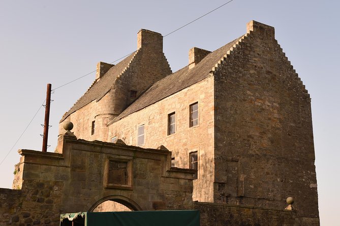 Jamie Fraser Outlander tour to Lallybroch tours Edinburgh - Midhope Castle (Lallybroch) Stop: Where the Show Feels Closest