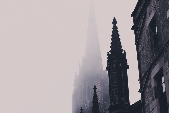 JK Rowling's Harry Potter Walking Tour in Edinburgh - Victoria Street: A Quick Walk to Diagon Alley Vibes