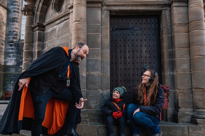 Kids Multi-Sensory Underground Vaults Tour in Edinburgh - Stop 1: Mercat Cross and the Close-Quirks Kids Remember