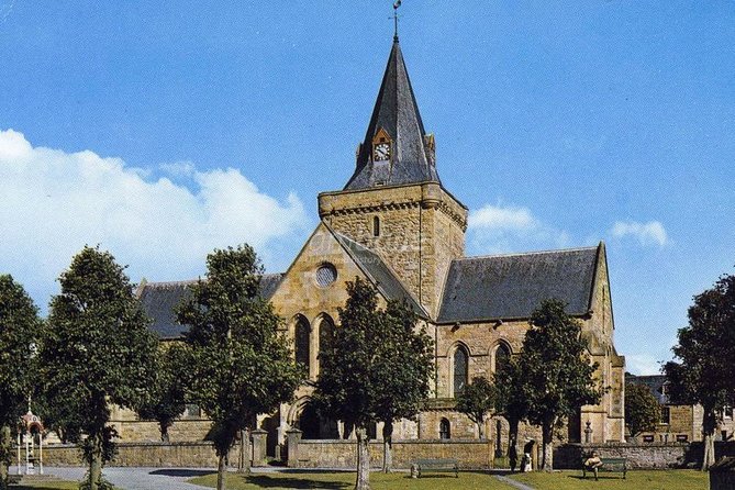 Legendary Dunrobin Castle Tour - Dornoch Cathedral and the calm of a real coastal town
