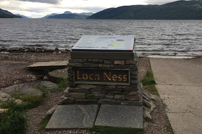 Legendary Loch Ness and Urquhart Castle Tour - Stop 1: Dochgarroch and the Caledonian Canal boat-lock moment