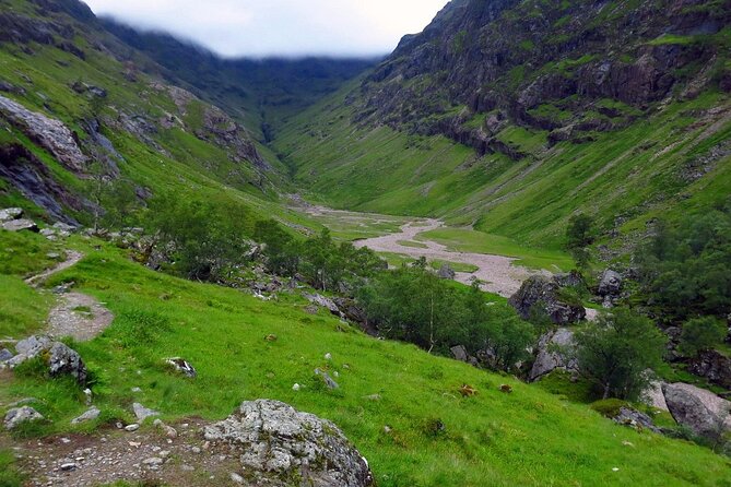Loch Ness , Heilan Coos ,Great Glen , Fort William and Glencoe - Toward Fort William: Spotting Ben Nevis from the Road