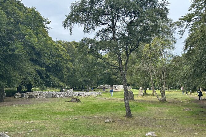 Loch Ness Tour: Day Trip to Loch Ness, Outlander Sites and More - Culloden Battlefield Walk: Where the 1746 Fight Still Shows Up