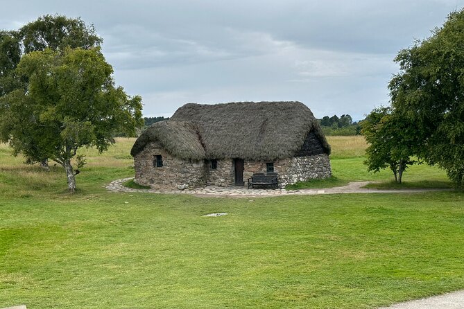 Loch Ness Tour: Day Trip to Loch Ness, Outlander Sites and More - Snacks, Water, Air Conditioning, and Real Pacing From Stop to Stop