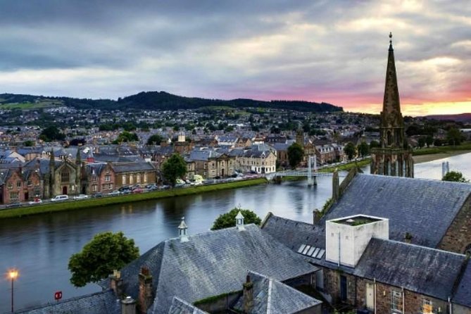 Loch Ness & Urquhart Castle Private Day Tour from Edinburgh - Loch Ness choices: cruise the water or build your case at the exhibition