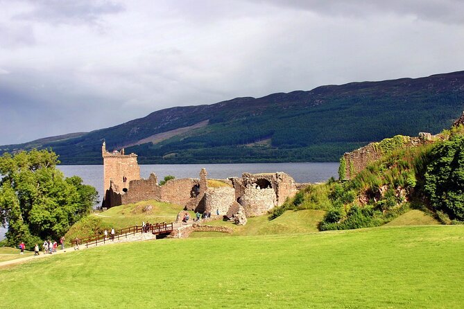 Loch Ness Urquhart Culloden Clava Cawdor Whisky tasting Inverness - Tomatin Distillery tasting to close the loop
