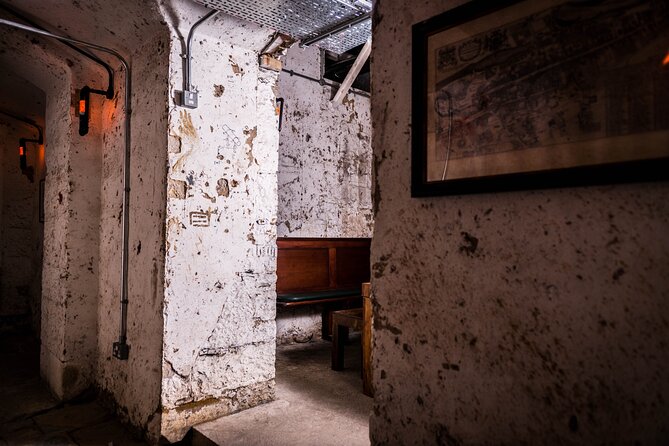 Luxury Whisky Tasting in Edinburgh's Underground Vaults | 90min - 5 drams from 5 distilleries: the tasting lineup logic