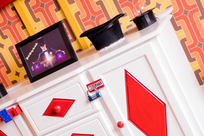 Magicians Heist Private Escape Room in Glasgow - The 24 Sandyford Pl check-in, and how the start works
