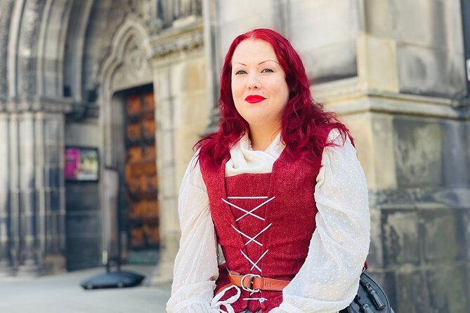 Old Town Walking Tour - Royal Canongate to Holyroodhouse: Mary Queen of Scots, secret courts, and music