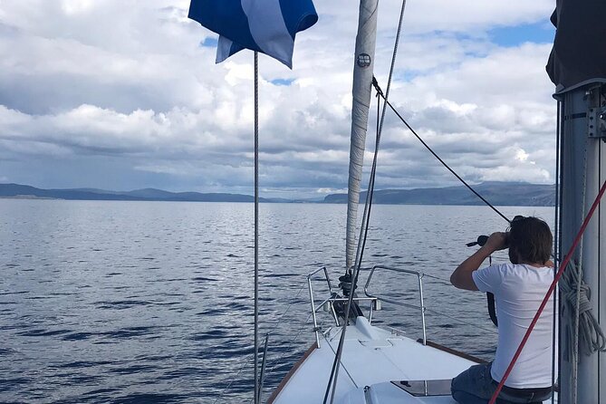 One Day Private Sailing from Oban Marina with Lunch - Yacht Chinwag, Laura and Raymond, and the Hands-On Sailing Style