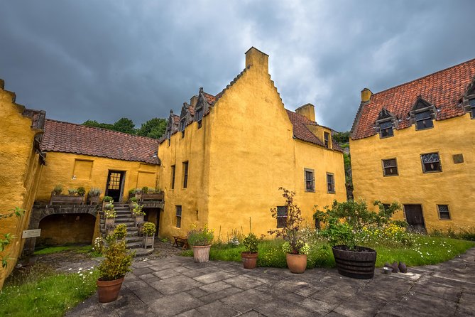 Outlander Film Locations Day Trip from Edinburgh - Culross, Cranesmuir, and the Fife pace