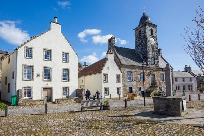 Outlander Film Locations Day Trip from Edinburgh - Falkland for the Inverness scenes: a useful history context stop