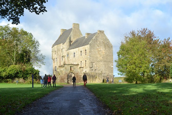 Outlander Film Locations Day Trip from Edinburgh - Guide power: why names like Cliff and Wendi show up in reviews
