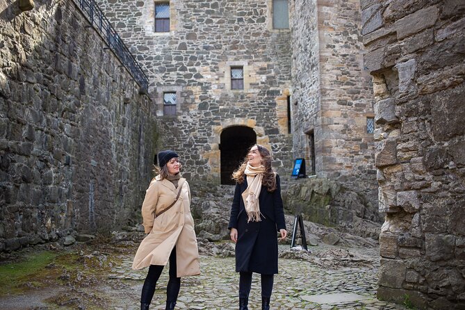 Outlander Filming Locations Day Tour from Edinburgh - Guides Make or Break the Experience, and Here They Lean Into the Stories