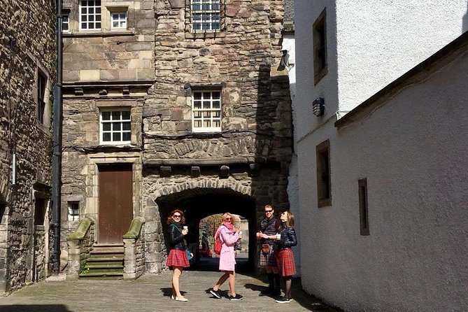 Outlander Walking Tour of Edinburgh's Old Town - Palace of Holyroodhouse: Bonnie Prince Charlie context, without the ticket