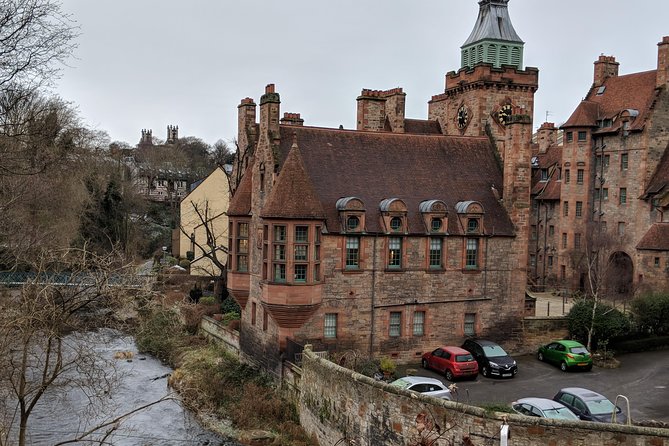 Panoramic Running Tour of Edinburgh - Edinburgh Castle stop: quick photos, high perspective, zero waiting drama