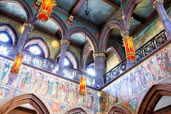 Private 4h Walking Tour in Edinburgh with Edinburgh Castle Tour - Royal Mile and City Chambers: religion and government in one continuous walk