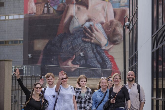 Private Aberdeen City Walking Tour - 90 Minutes in Aberdeen’s granite city, starting at Robert the Bruce