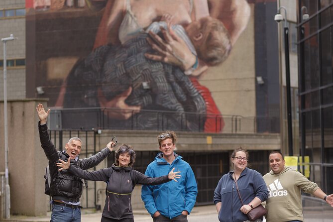 Private Aberdeen City Walking Tour - Aberdeen Art Gallery: street art and traditional art in the same conversation
