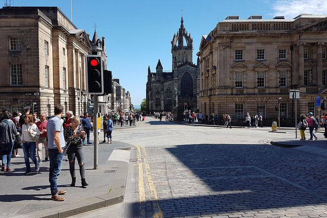 Private Edinburgh City Tour - Getting the day right: the 9:00 am start and hotel pickup flow