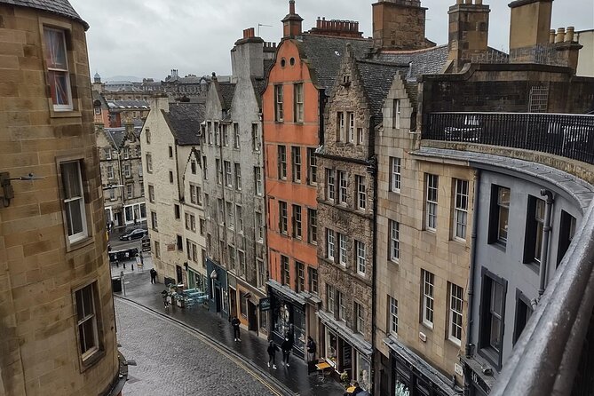 Private Edinburgh Full Day Guided Tour in a Black Cab LEVC TX - Why a Black Cab LEVC TX is the smart way to tour Edinburgh