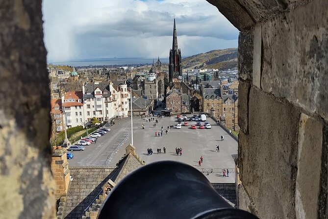 Private Edinburgh Full Day Guided Tour in a Black Cab LEVC TX - Greyfriars Bobby and the city’s story in small scale