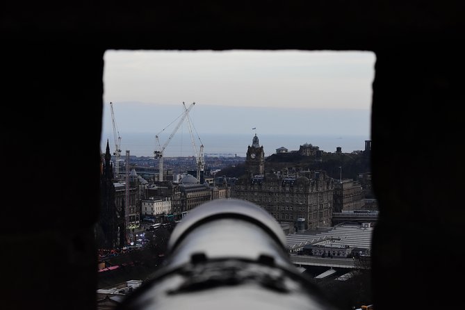Private Edinburgh Tour for Families with a Local, 100% Personalized - Edinburgh Castle for a Feudal Mood, Not a Forced Script