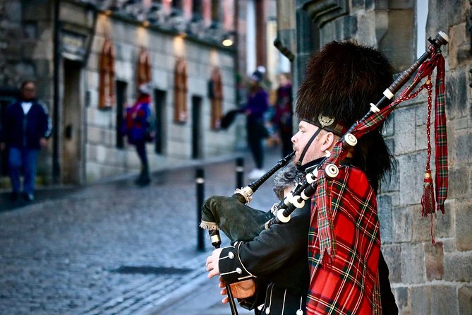 Private Food Tour of Edinburgh with Haggis, Scotch & More - A modern museum break with Scottish industrial and natural history