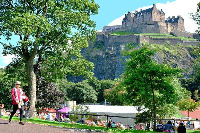 Private Full-Day Walking Tour in Edinburgh with Edinburgh Castle - Grassmarket Lunch Time: Plan Your Own Break