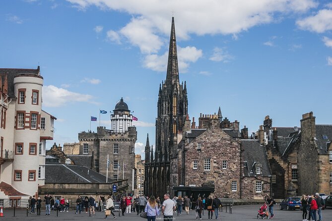 Private Full-Day Walking Tour in Edinburgh with Edinburgh Castle - Victoria Street: Harry Potter Stories and the Photogenic Streetscape