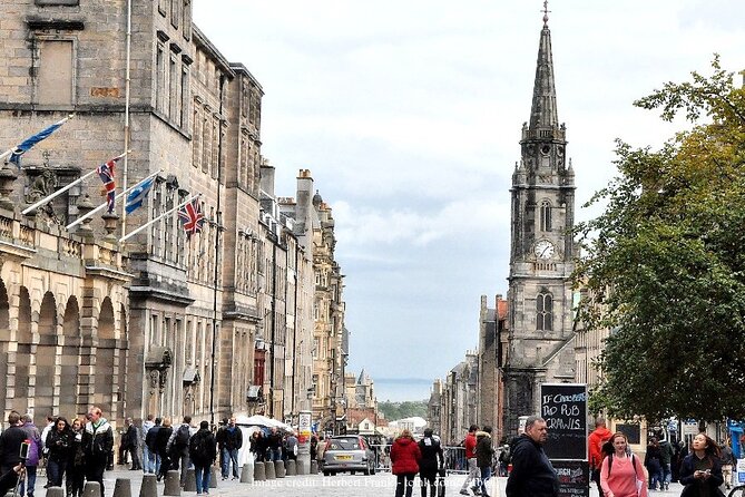 Private Full-Day Walking Tour in Edinburgh with Edinburgh Castle - New Town Strolls, Princes Street Gardens, and the “Other Edinburgh”