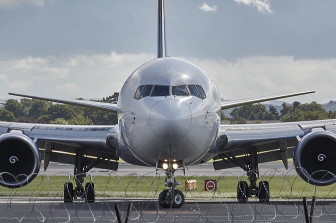 Private Glasgow Departure Transfer: Hotel / Accommodation to Airport - What the Driver Pickup Actually Feels Like