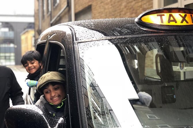 Private Half Day Tour of Edinburgh in a Black Cab - The guide experience: Scott’s humor and why it matters on this route
