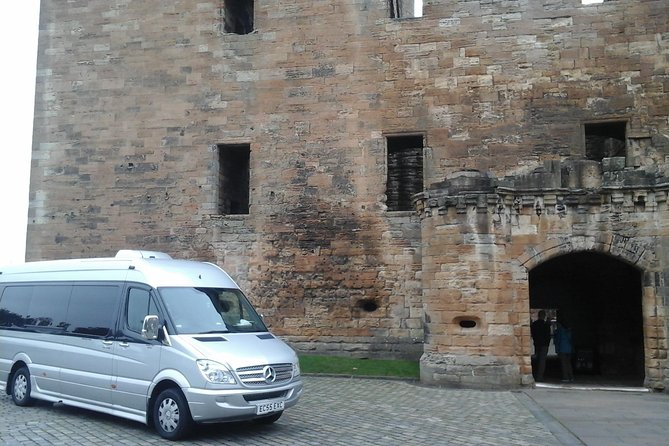 Private Outlander Tour from Edinburgh - Hopetoun House in South Queensferry, plus the 1940s train station moment