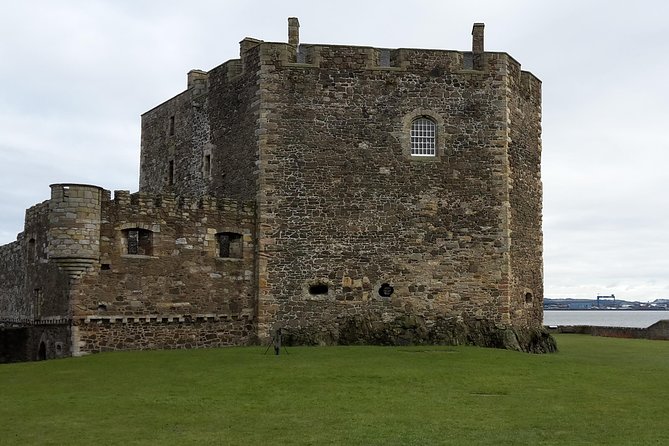 Private Outlander Tour from Edinburgh - Culross to Cranesmuir: cobblestone lanes, Claire’s herb garden, and free time
