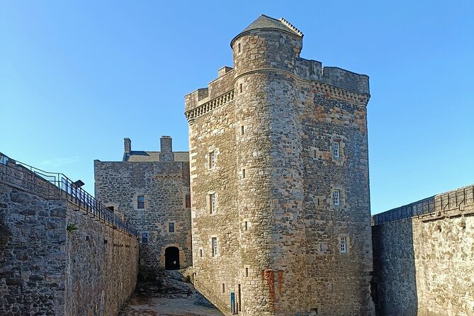 Private Outlander tour from Glasgow or Edinburgh - Linlithgow Palace stop: a classic Scotland setting in the mix