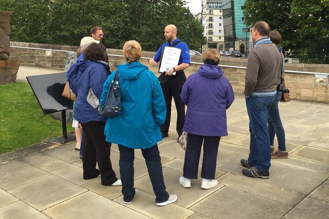 Private Royal Mile walking tour - Discover the history of our most famous street - The closes and wynds: where the Royal Mile stops being straight