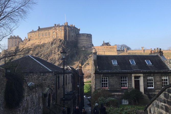 Private Walk: Edinburgh Old Town and New Town - Crossing into the New Town: Georgian planning you can feel
