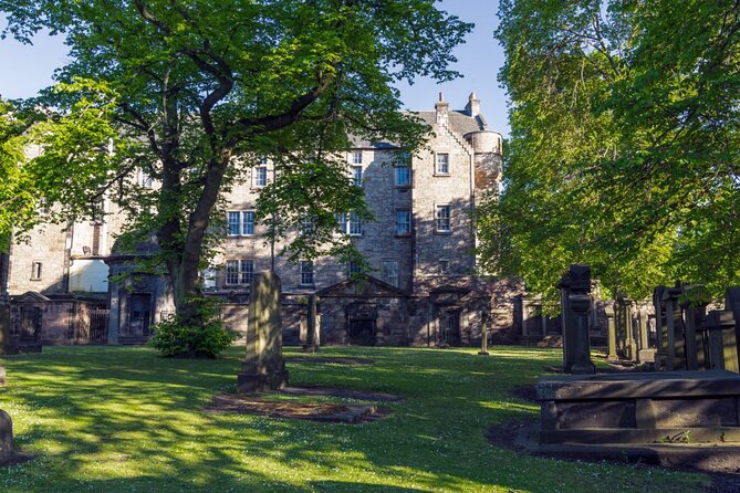 Private Walking Tour in Edinburgh: Harry Potter Inspirations - Victoria Street and the Diagon Alley feeling from real shopfronts