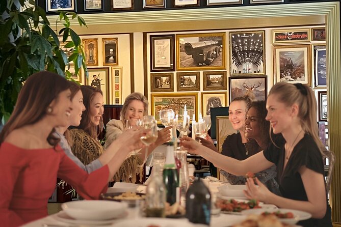 Private Whisky Tasting, Scottish Food & Wine Pairing Tour - Stop 1 at Saint Andrew Square: Fresh Produce and Sparkling Wine Openers