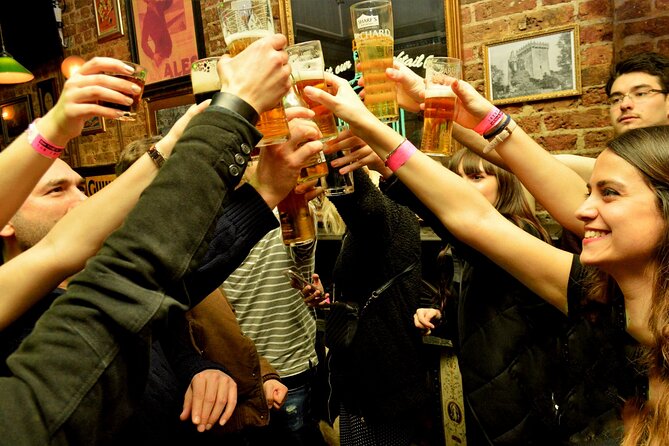 Pub Crawl in Edinburgh - Stop 2: Pilgrim Bar as the Meeting Base