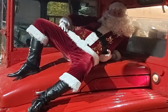 Red Bus Ride Along with Santa in Glasgow - Dinner on the bus: what’s included and how to plan your expectations